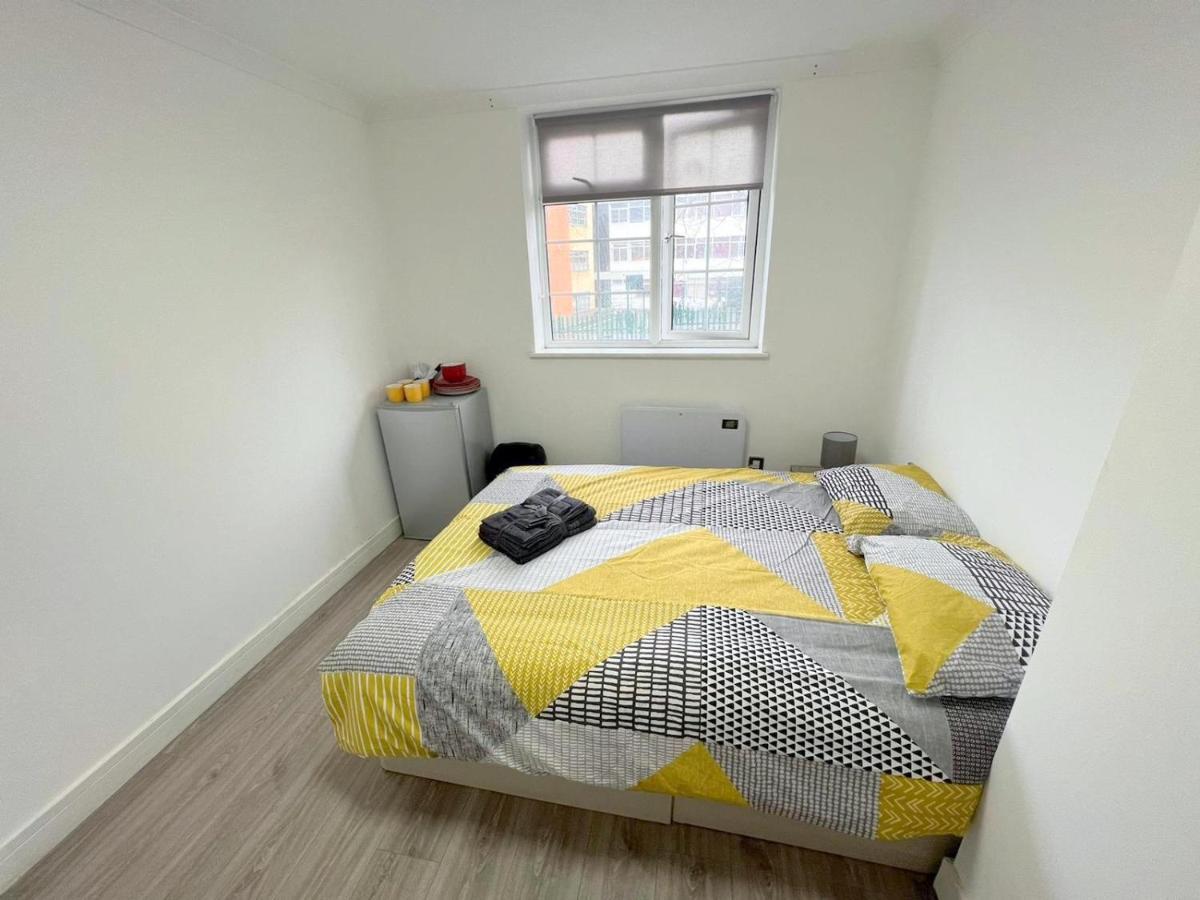 Lilleshall Rooms Mitcham Eksteriør bilde