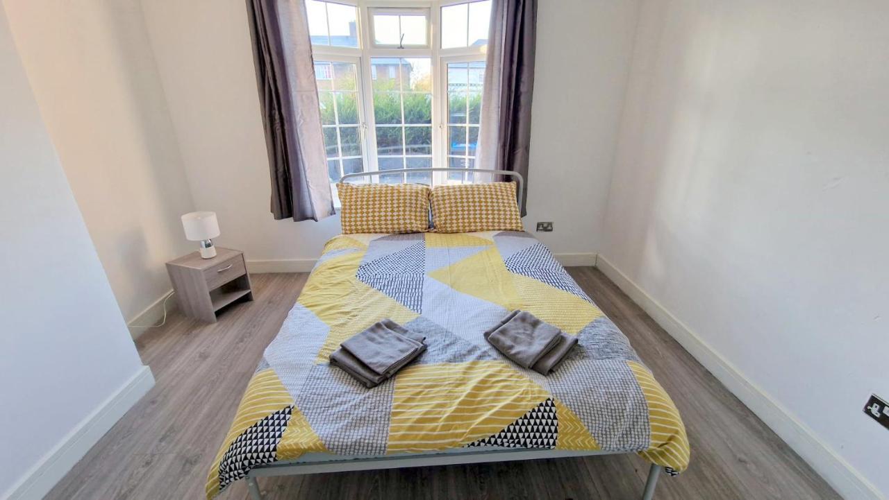 Lilleshall Rooms Mitcham Eksteriør bilde