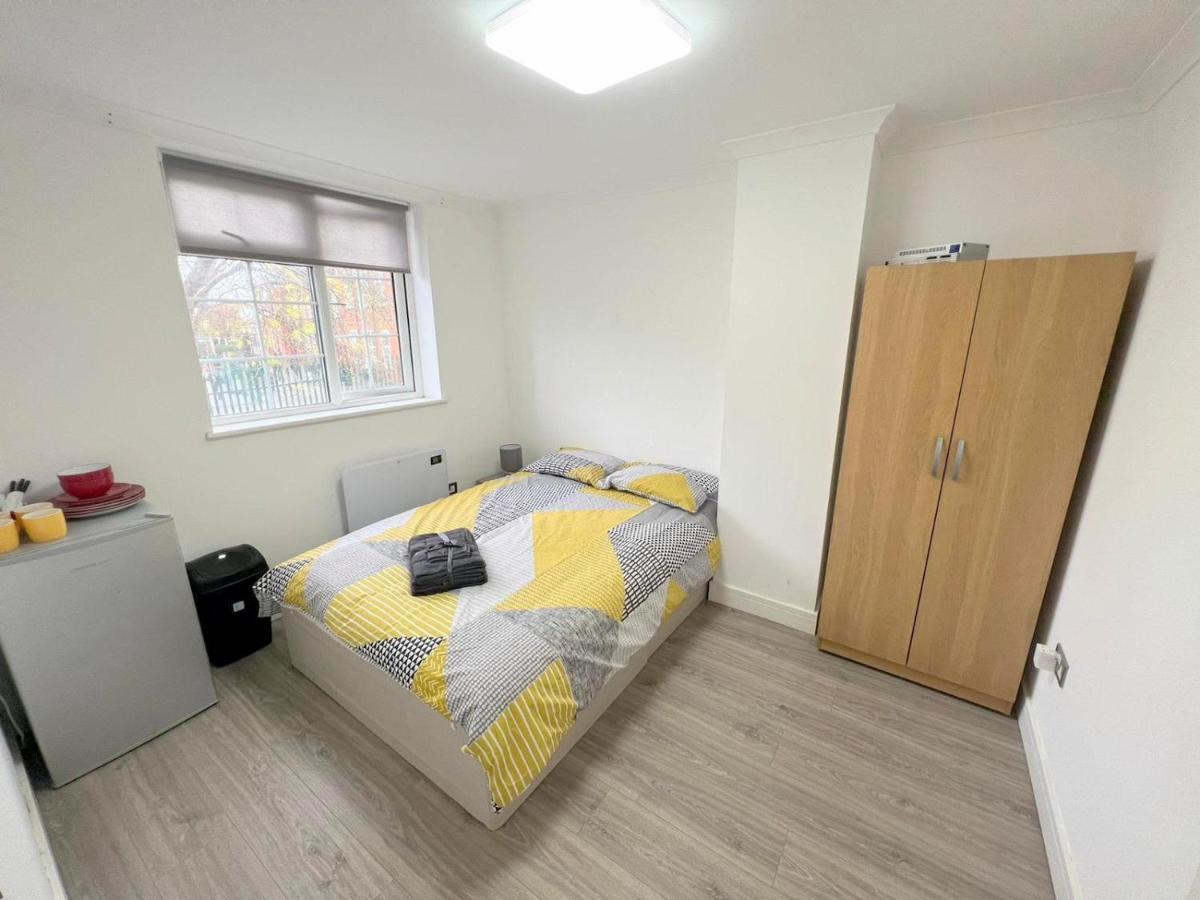 Lilleshall Rooms Mitcham Eksteriør bilde